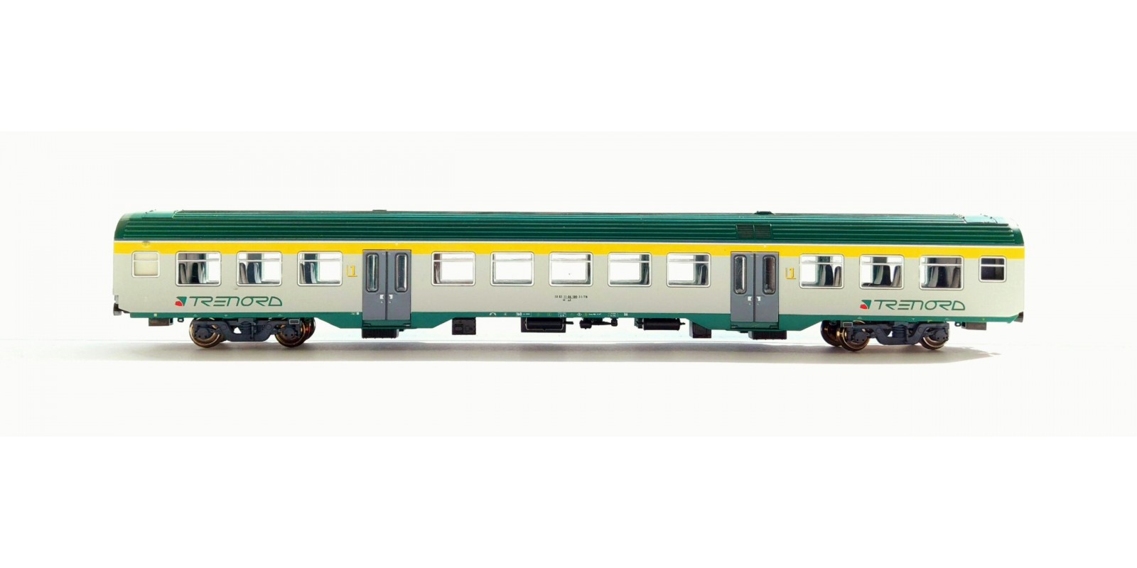 ViT3257 1st class “revamping” MDVC carriage in TRENORD livery